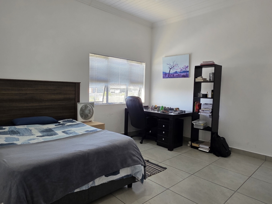 3 Bedroom Property for Sale in Wavecrest Eastern Cape